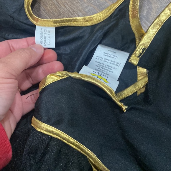 GUC Batgirl tutu dress with cape size 3/4T - Picture 4 of 6